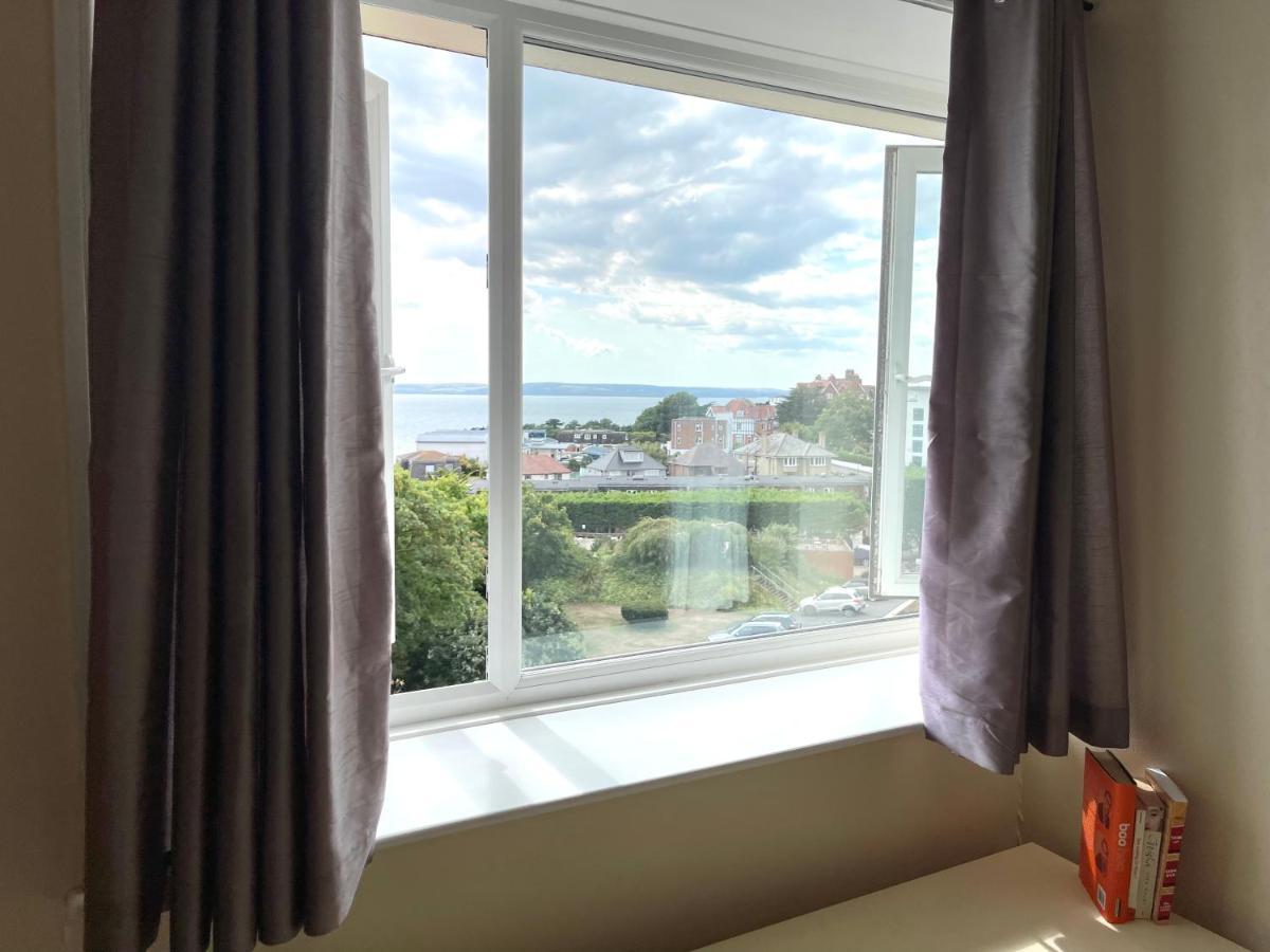 Sea View Family Stay By Beach Gym & Parking Bournemouth Exteriör bild