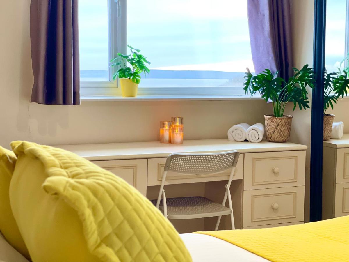 Sea View Family Stay By Beach Gym & Parking Bournemouth Exteriör bild