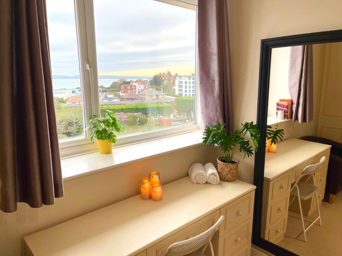Sea View Family Stay By Beach Gym & Parking Bournemouth Exteriör bild