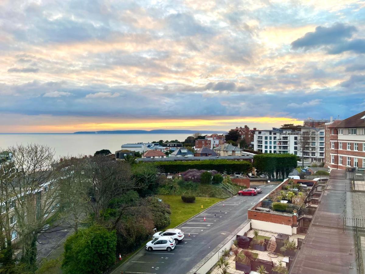 Sea View Family Stay By Beach Gym & Parking Bournemouth Exteriör bild