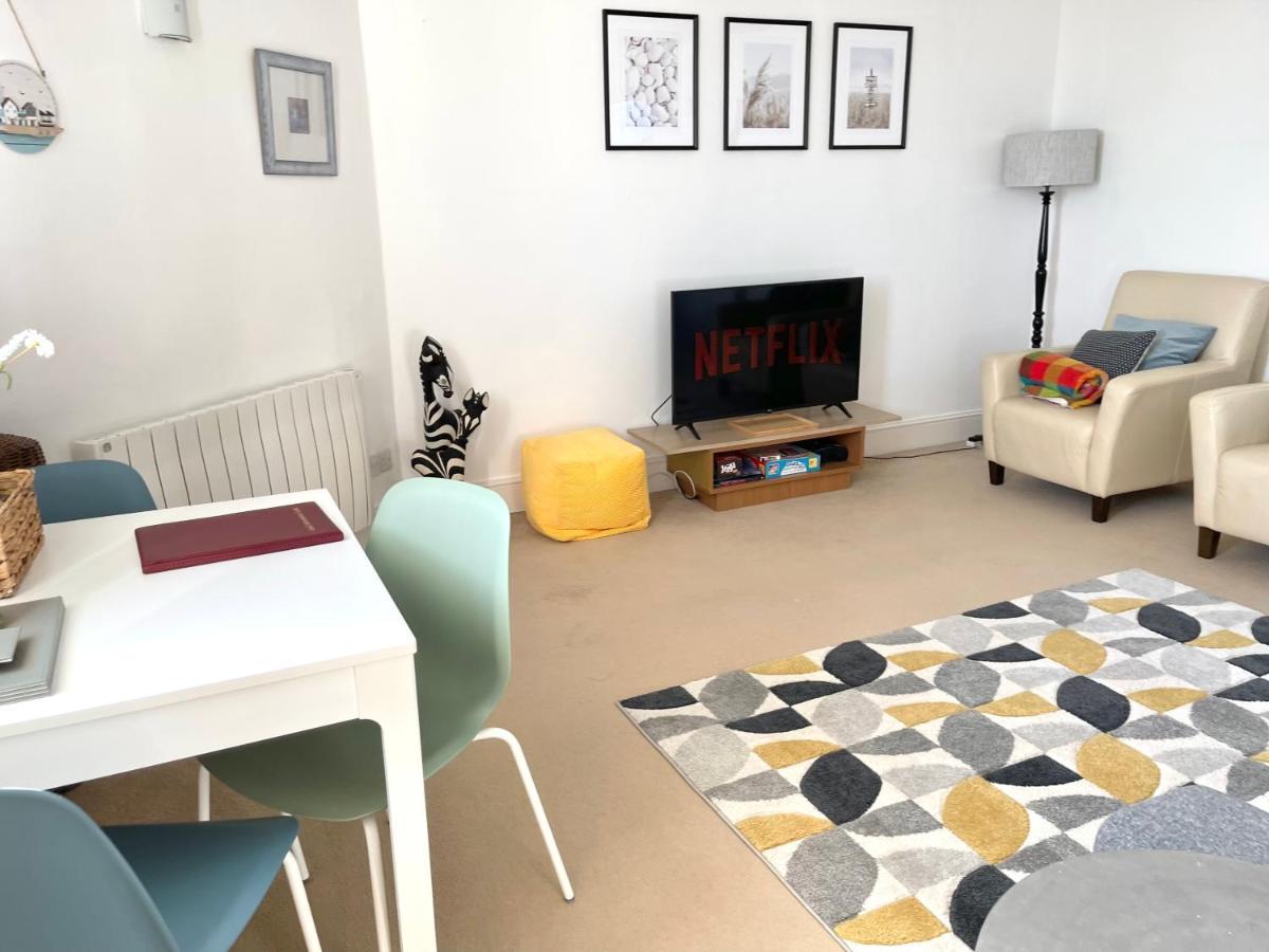 Sea View Family Stay By Beach Gym & Parking Bournemouth Exteriör bild