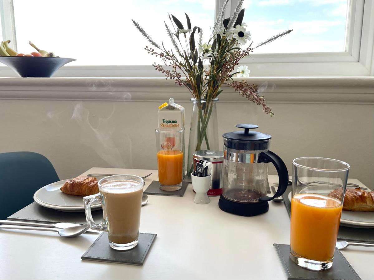 Sea View Family Stay By Beach Gym & Parking Bournemouth Exteriör bild